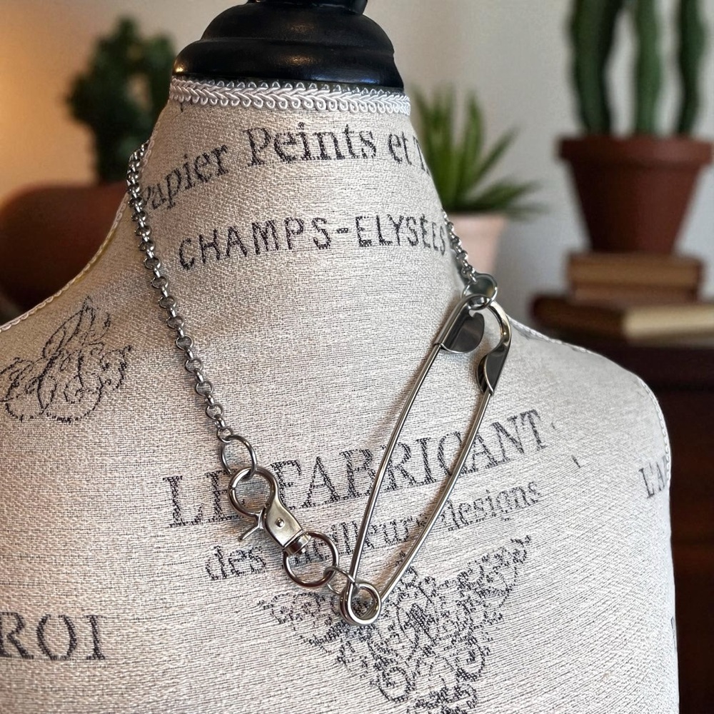 Silver toned Stainless Steel Chain with XL Safety Pin Pendant - Picture 14 of 17